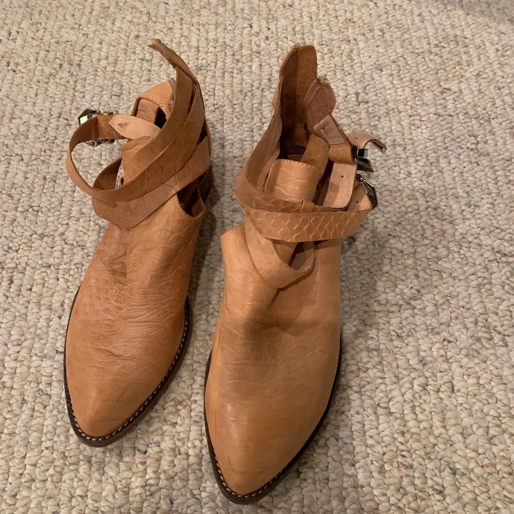 booties - Picture 3 of 4